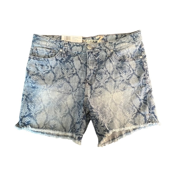 NWT-Seven7 Jeans Weekend Shorts Stretch Denim Snake Print size 10 Frayed hem - Picture 5 of 12